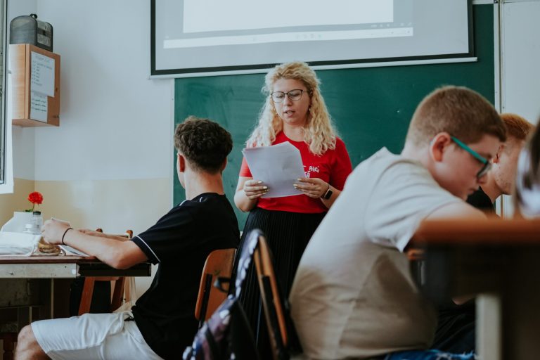 Țiriac International Foundation susține Teach for Romania pentru pregătirea profesorilor din școlile vulnerabile în județul Brașov